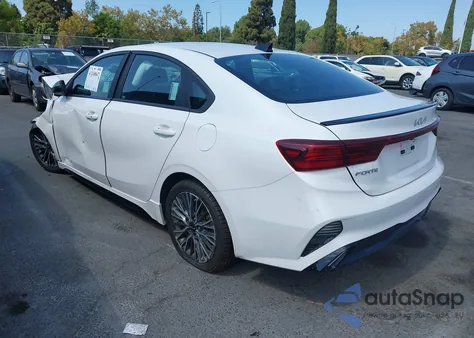 2023 Kia Forte Gt-Line z USA, uszkodzony, nr VIN 3KPF54AD0PE533147